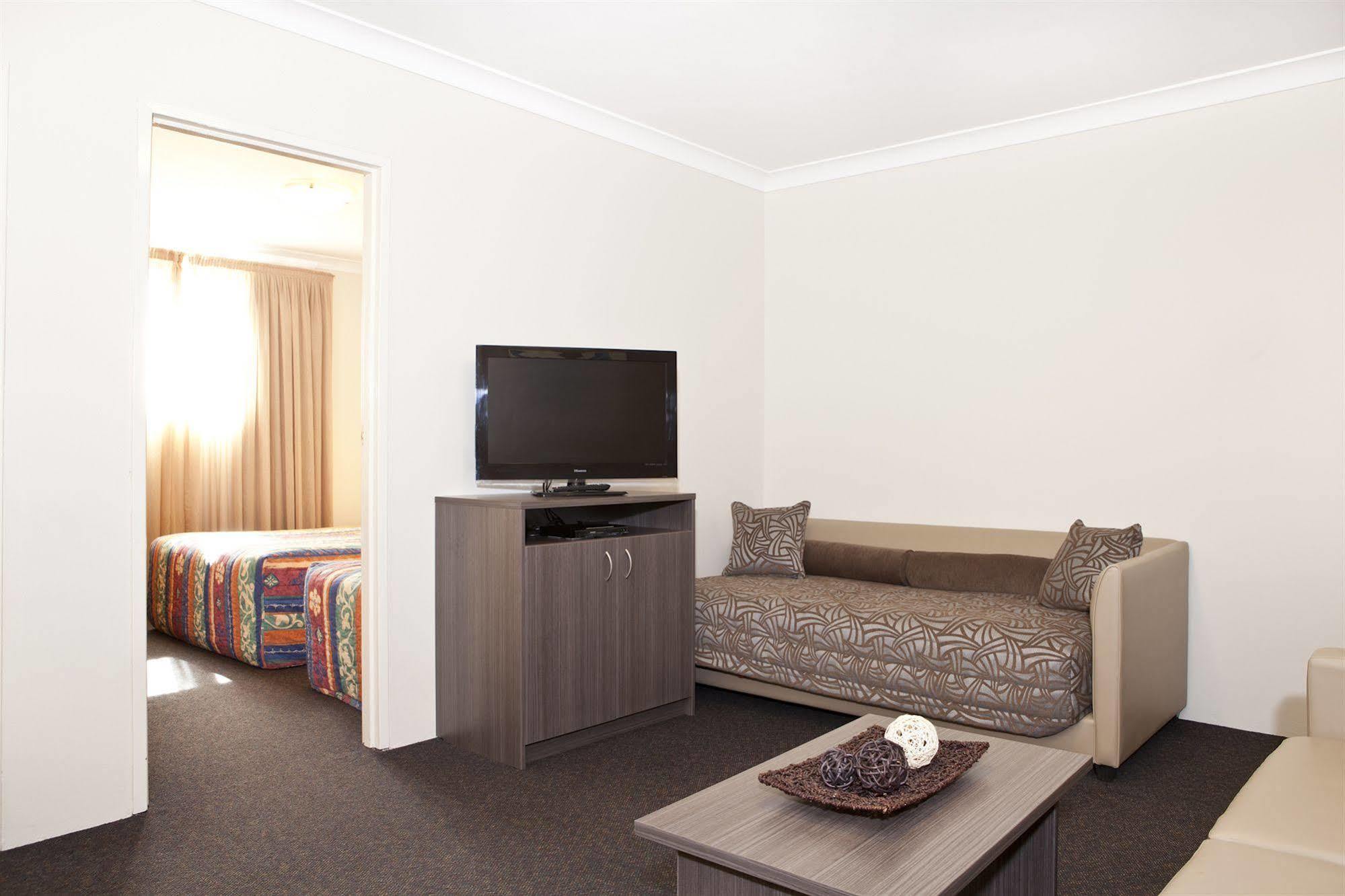 Narellan Motor Inn Exterior photo